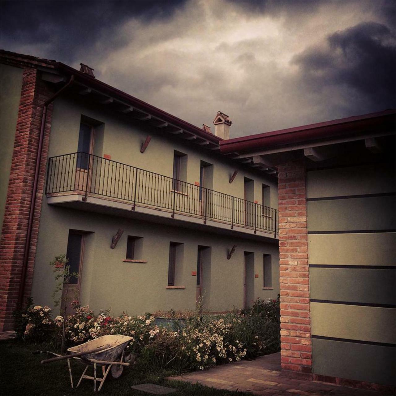Agriturismo Bassanine Monticelli d'Ongina Exterior photo